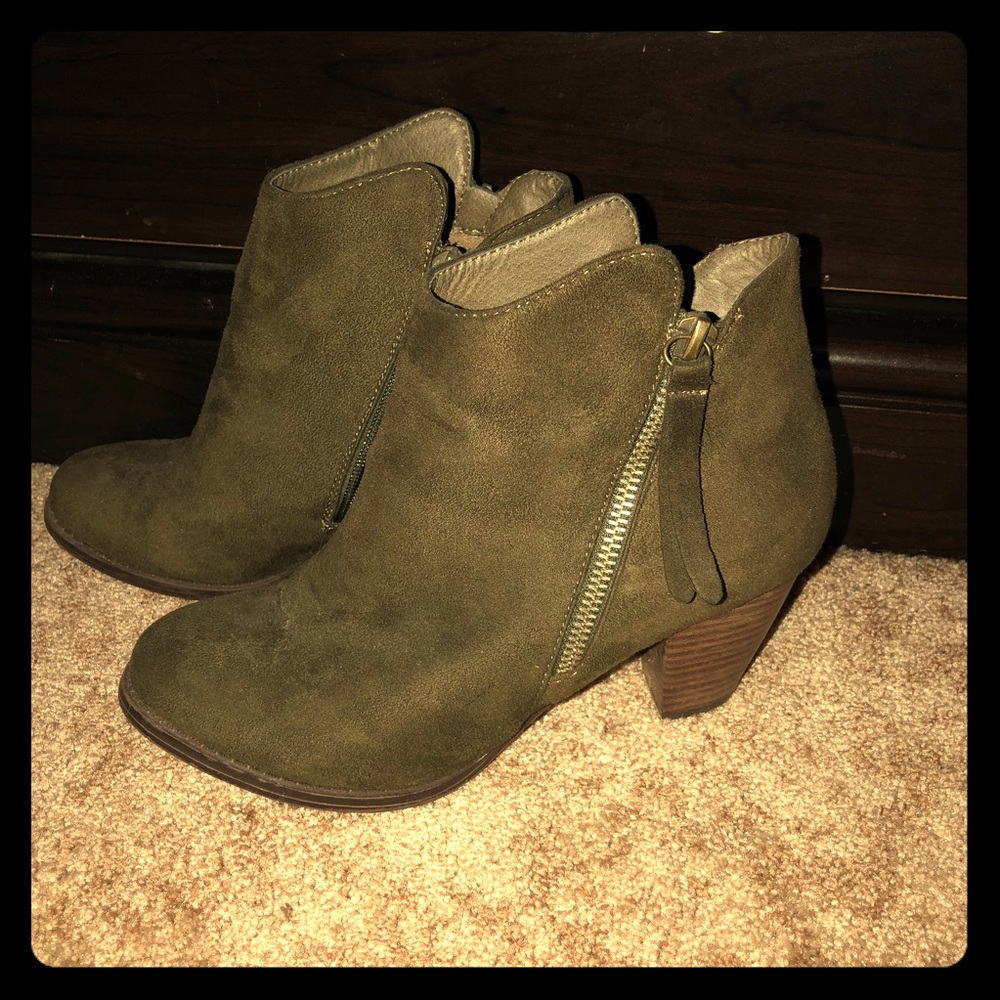 Olive green wedges